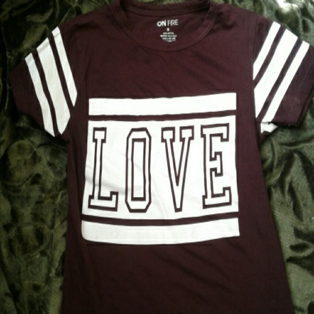 Maroon tee